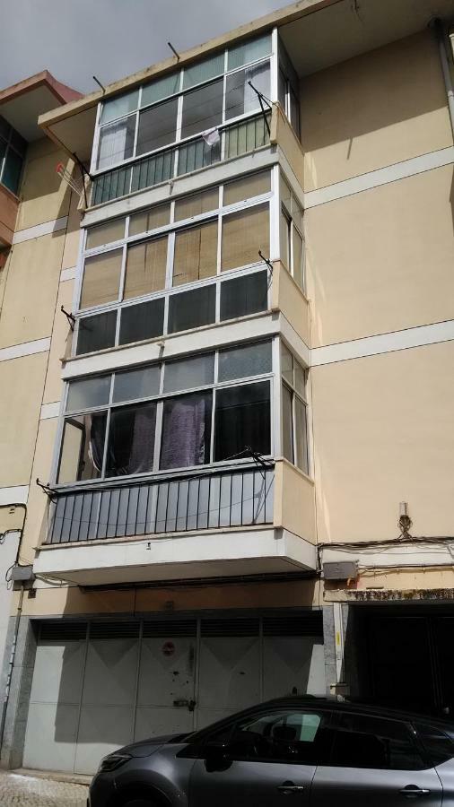 Vasco Santana Guesthouse Odivelas  Eksteriør bilde